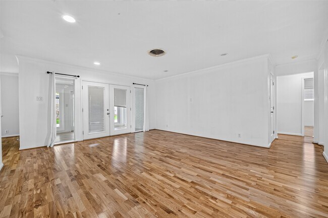 Building Photo - 5310 Indigo St