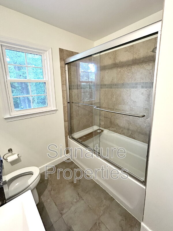 Building Photo - 11224 Church Grove Ct
