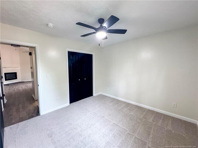 Building Photo - 533 Coronation Dr