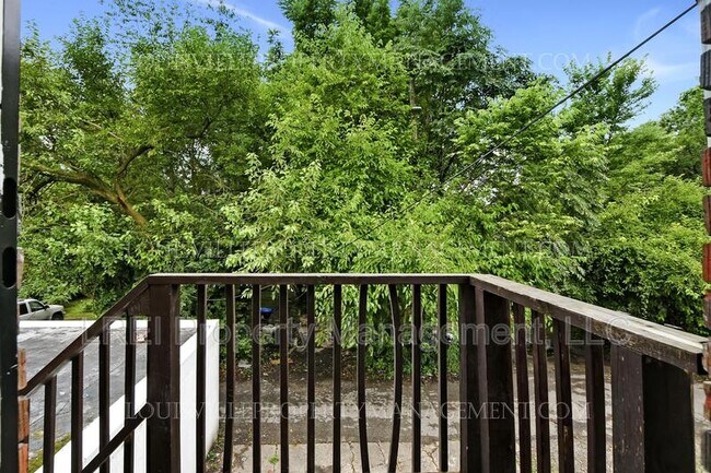 Building Photo - 664 Lindell Avenue - 2