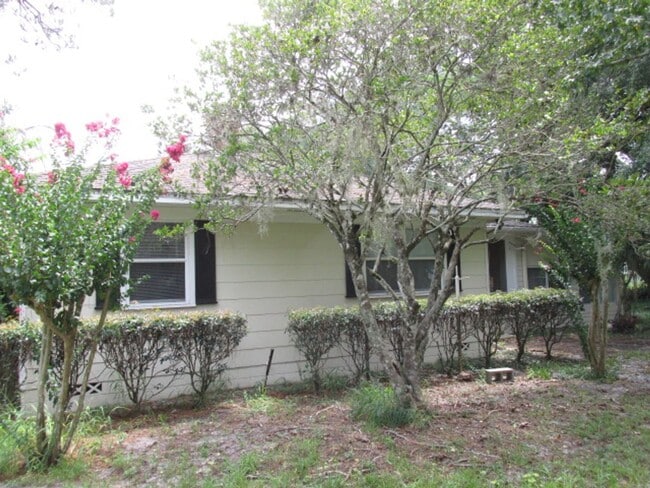 Building Photo - 5500 Lake Lizzie Dr