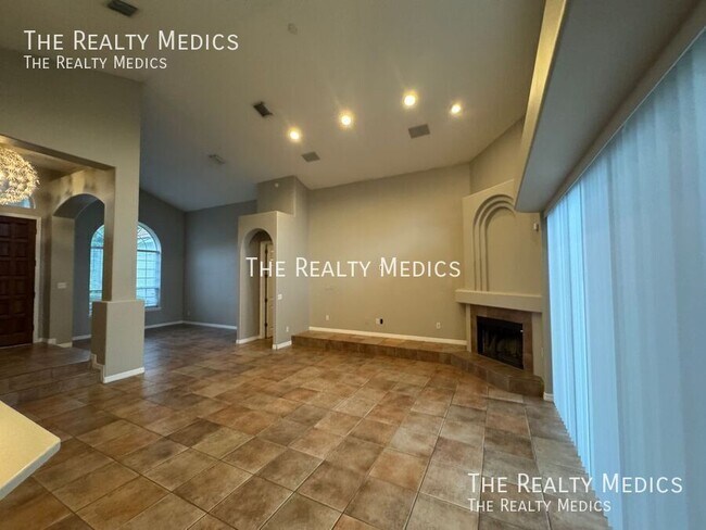 Building Photo - 2521 Roat Dr