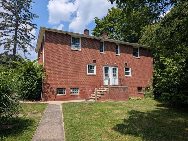 Building Photo - 8983 Highland Dr