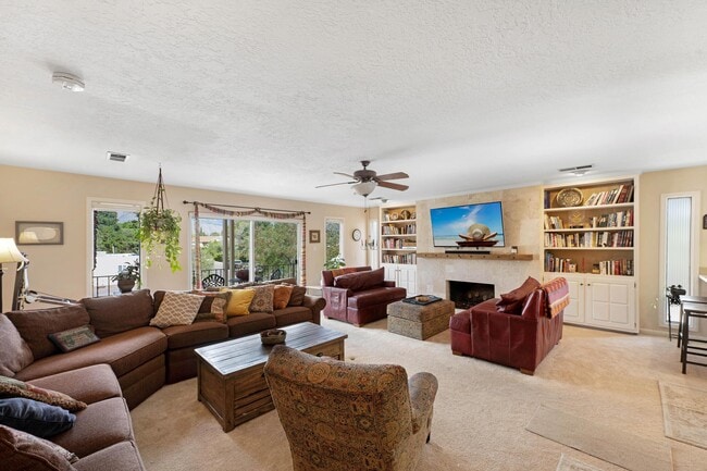 Building Photo - 3615 Horacio Ct NE