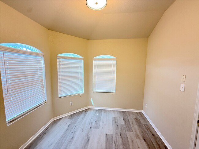 Building Photo - 19535 Hardwood Ridge Tr