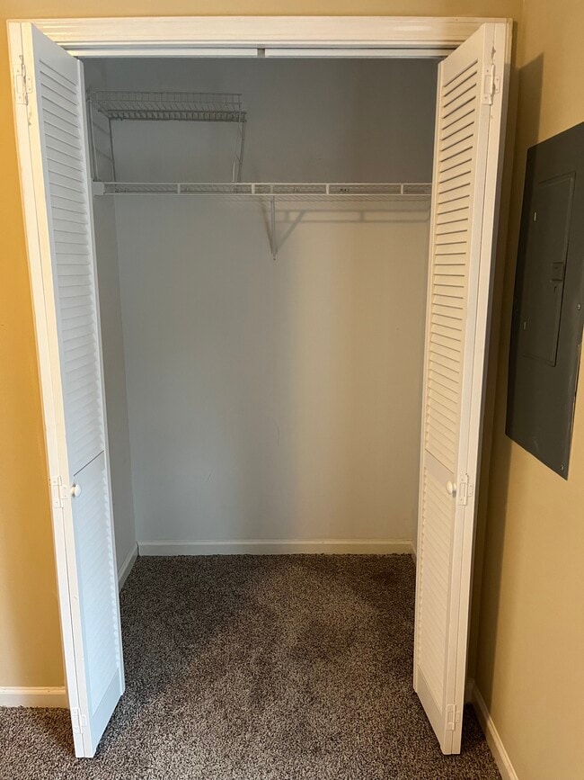 Building Photo - 2148 Zoo Pkwy