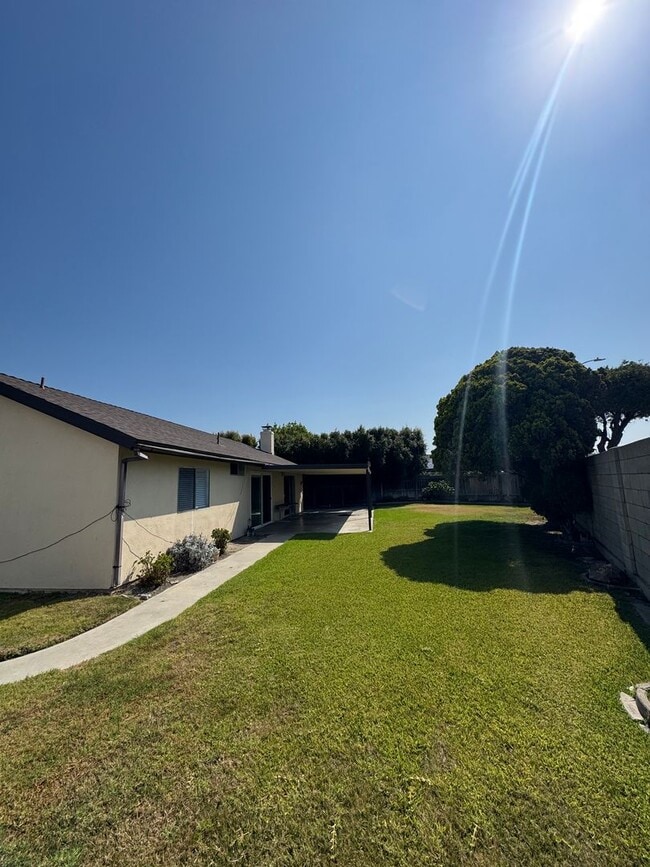 Building Photo - 6512 Cadiz Cir
