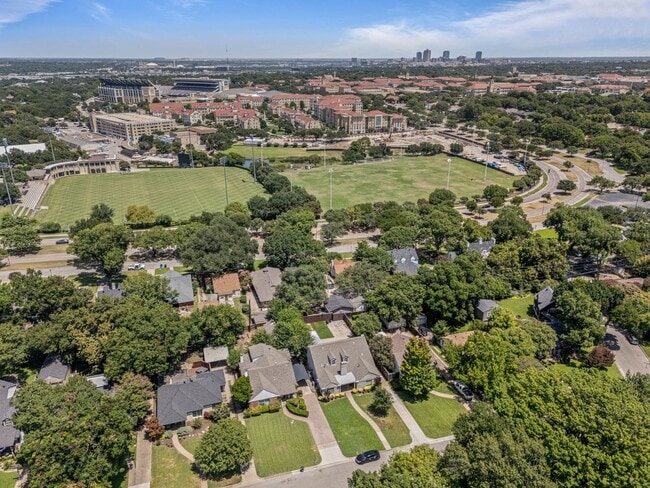 Building Photo - TCU-3518 Westcliff Rd