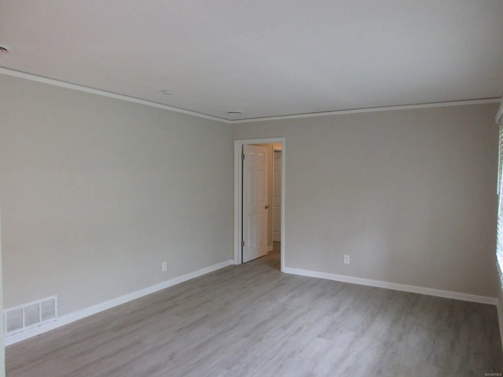 Building Photo - 616 Byrne Dr