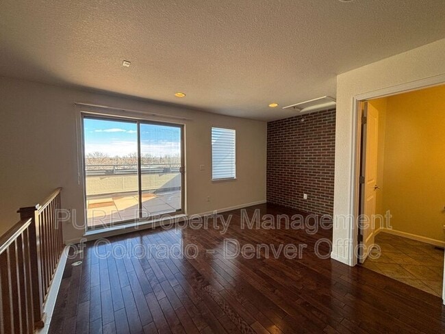 Building Photo - 447 S Quay St