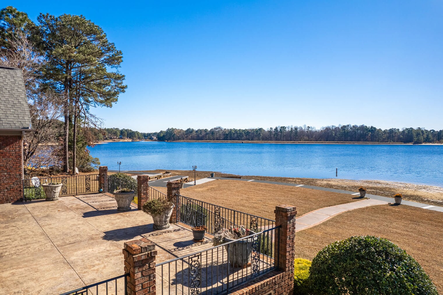 Building Photo - 488 Lakeside Ln