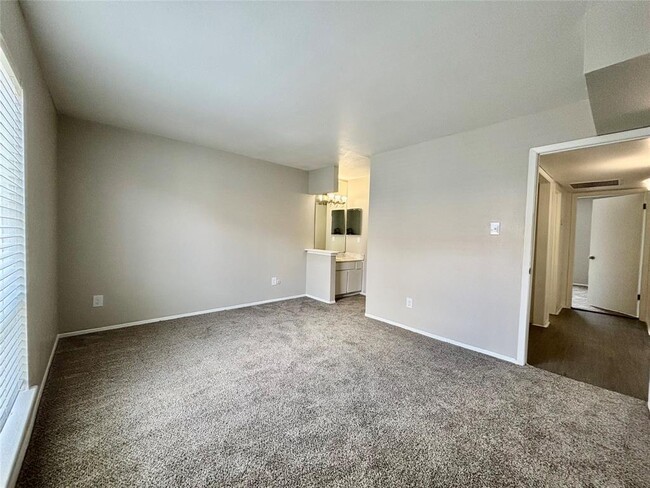 Building Photo - 6500 W 43rd St