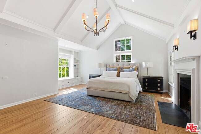 Building Photo - 9305 Hazen Dr