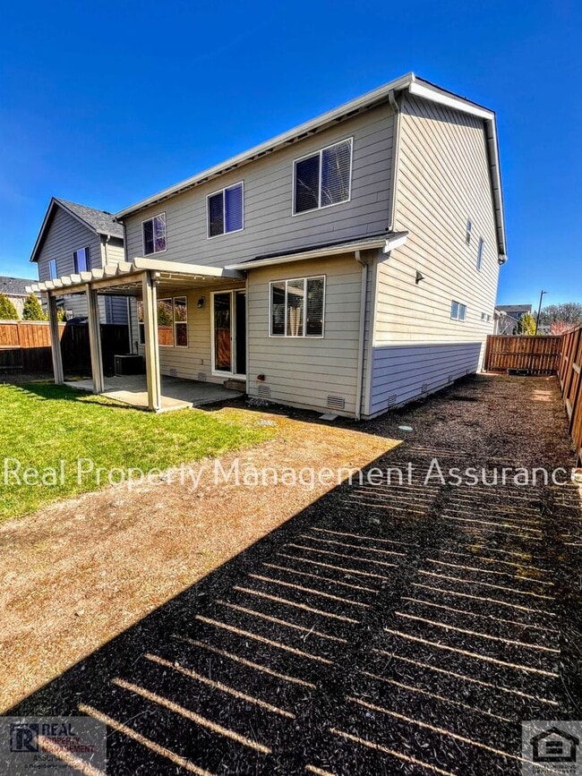 Building Photo - 8790 SW Schmidt Loop