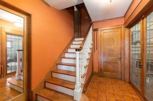 Building Photo - 824 N 66th St