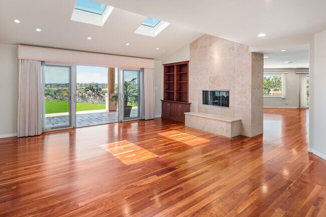 Building Photo - Custom Single Story in coveted Alvarado Es...
