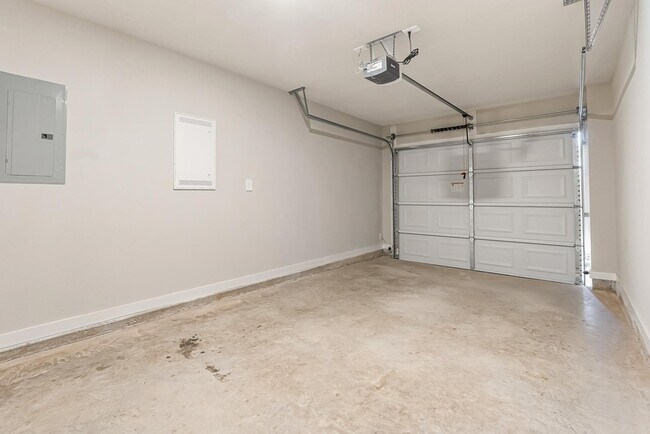 Building Photo - 2649 Baron Ave