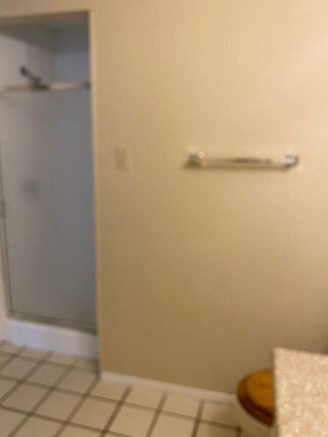 Building Photo - K242 - Croix #219