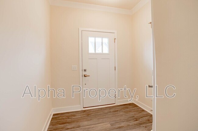 Building Photo - 215 Clearwood Dr