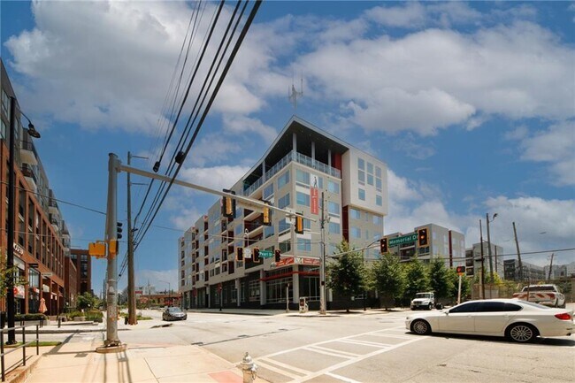 Building Photo - 764 Memorial Dr SE