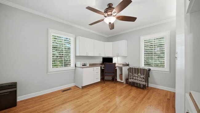 Building Photo - Charming Signal Mountain Home