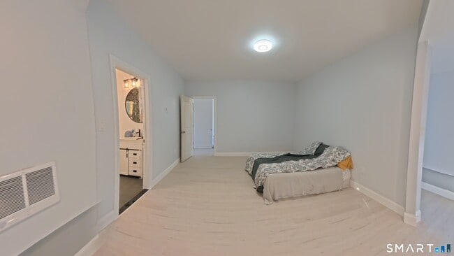 Building Photo - 75 Richardson St