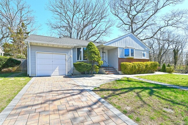 Building Photo - 110 Dix Hills Rd