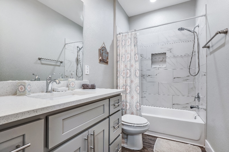 Building Photo - 144 W 5th St