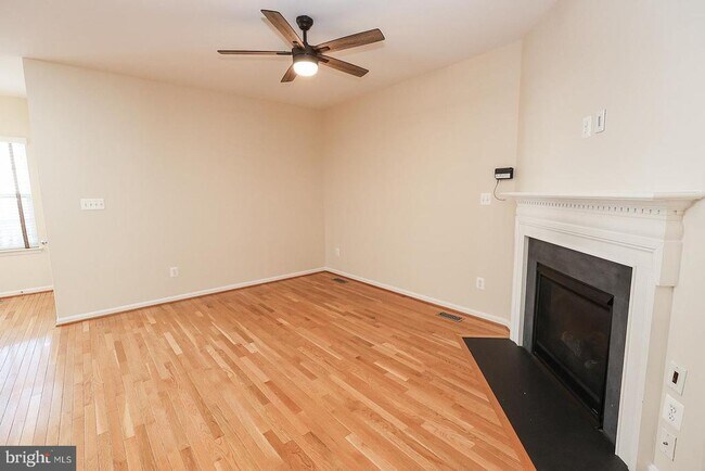 Building Photo - 23305 Hyacinth Ln