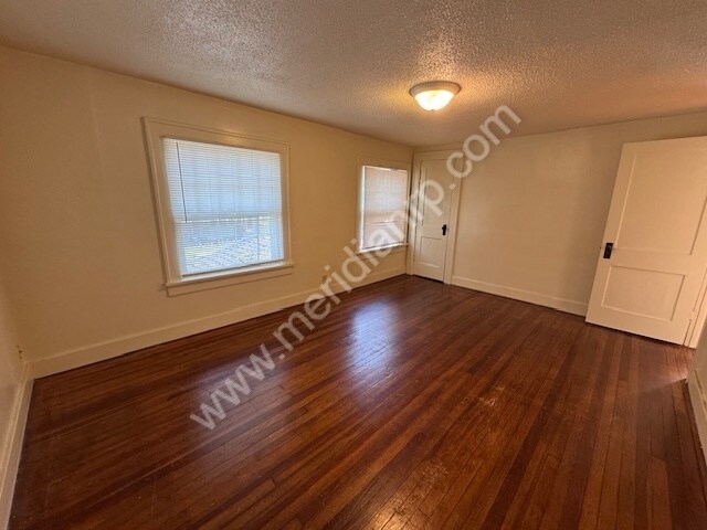 Building Photo - 1341 Home Ave