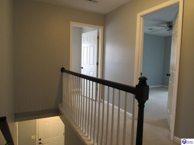 Building Photo - 416 Jey Dr