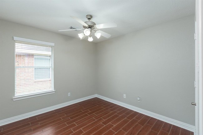 Building Photo - 18114 Tabor Brook Dr