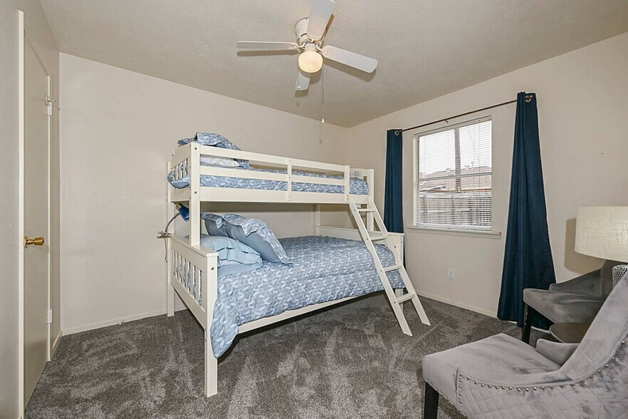 Building Photo - 3906 Sioux Cir