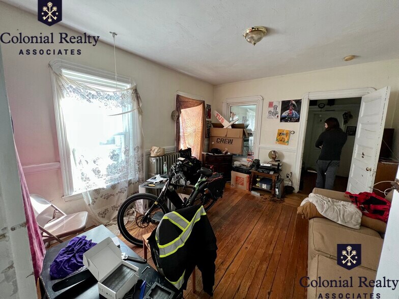 Building Photo - 40 Hooker St