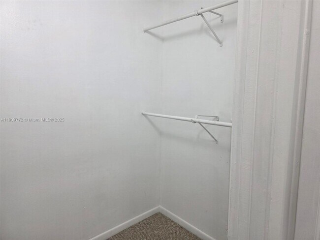 Building Photo - 1500 Jefferson Dr