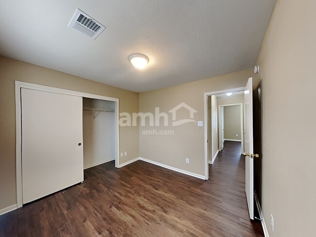 Building Photo - 19130 Yellow Thrush Dr