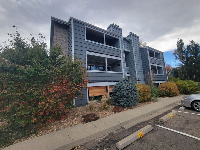 Primary Photo - Fresh Boulder 1 Bedroom Condo for Rent wit...