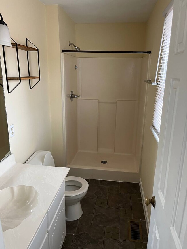 Building Photo - 8100 Winsters Fax Ct