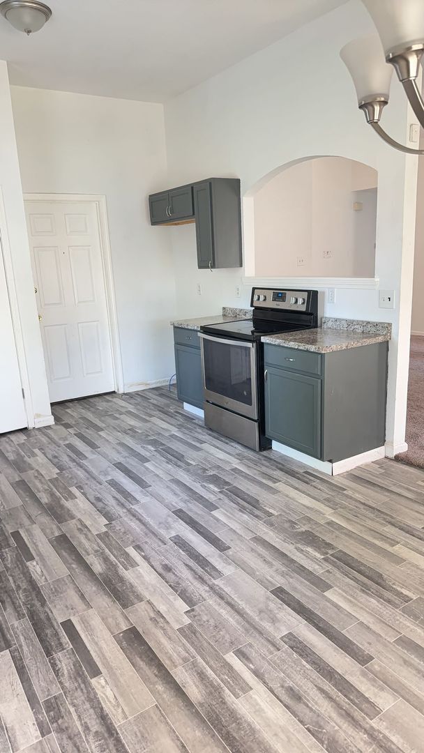 Building Photo - Upgraded 3 bedroom 2 bathroom home!  HOUSI...