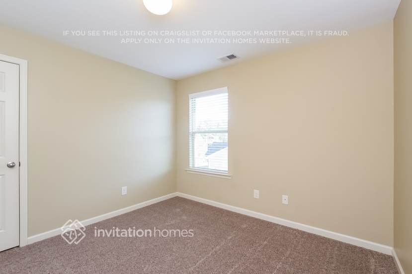 Building Photo - 2070 Hydrangea Ln