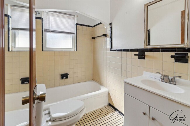 Building Photo - $1,150/month - 2 Bed 1.5 Bath in Warren, D...