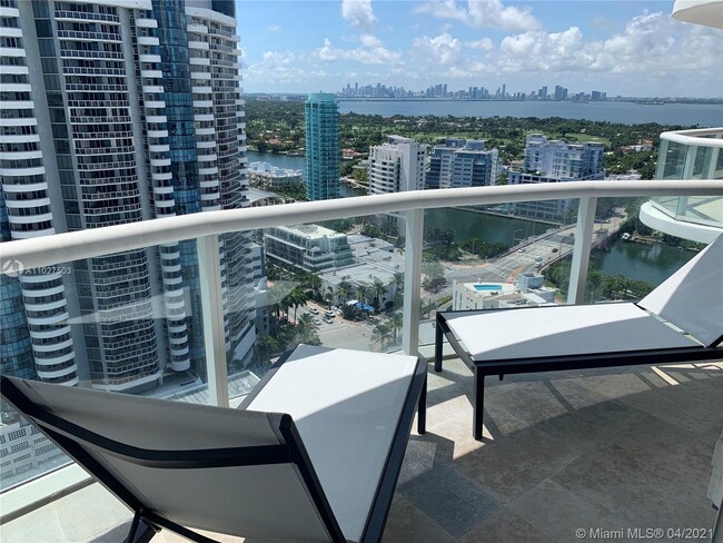 Building Photo - 6365 Collins Ave