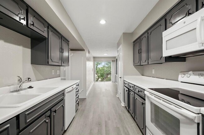 Building Photo - 5050 Ambassador Way