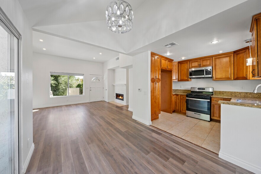 Building Photo - 12411 Osborne St