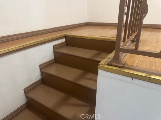 Building Photo - 428 N Hollywood Way