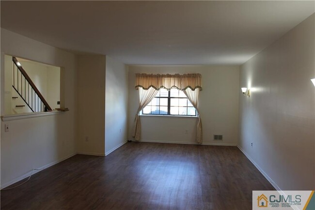 Building Photo - 5604 Hana Rd