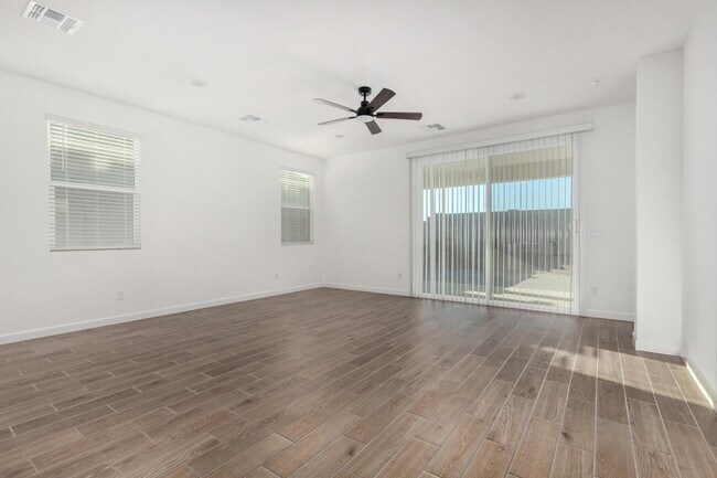 Building Photo - 17824 W Vogel Ave