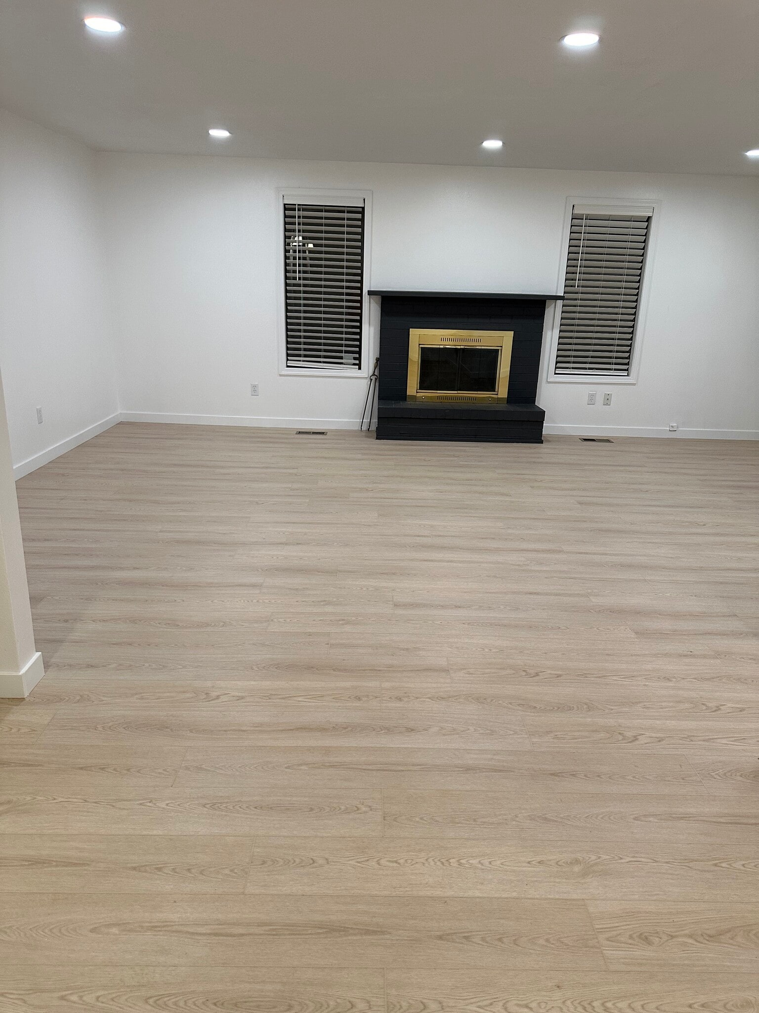 Building Photo - 6065 SW 68th Ct