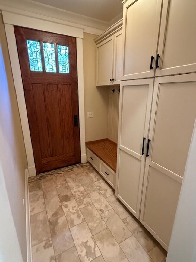 Building Photo - 128 Timber Ln