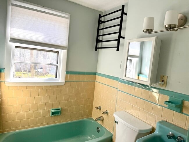 Building Photo - 90 Mill St